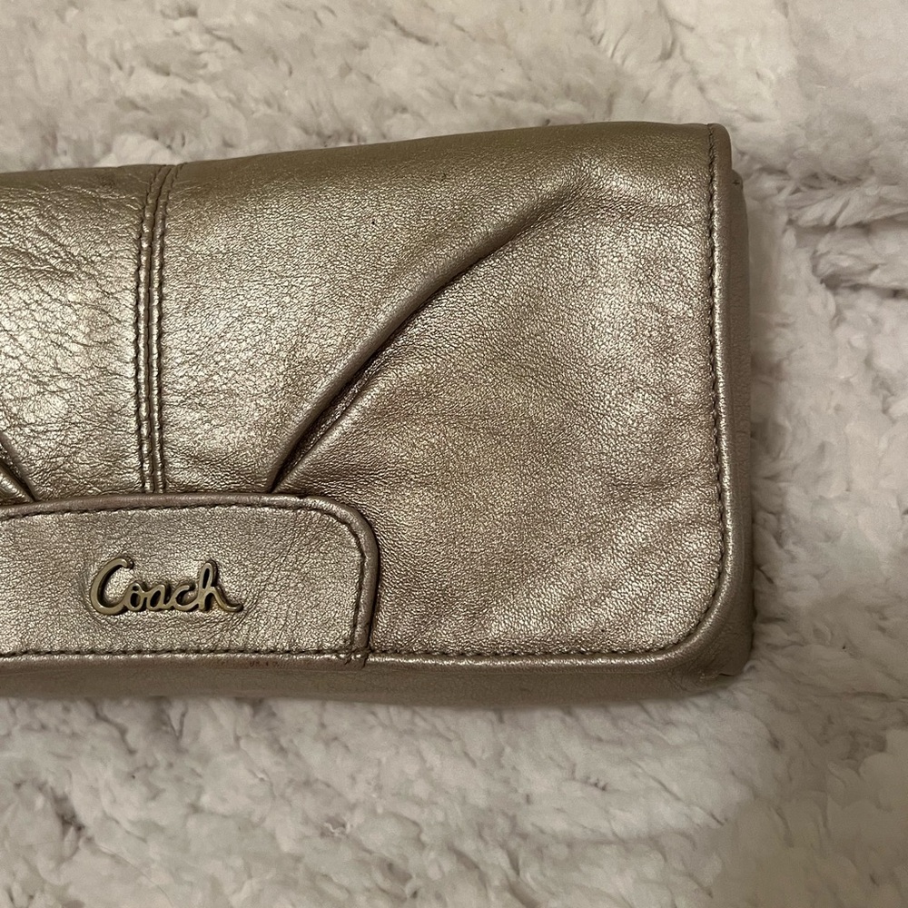 Coach Vintage Metallic Gold Large Wristlet Clutch Bag EUC - Picture 3 of 13